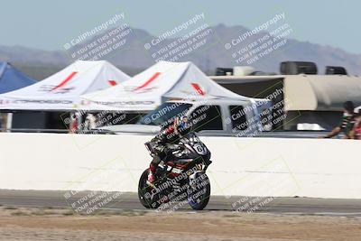 media/Oct-05-2025-CVMA (Sun) [[beeef4f201]]/Race 2-Supersport Middleweight/